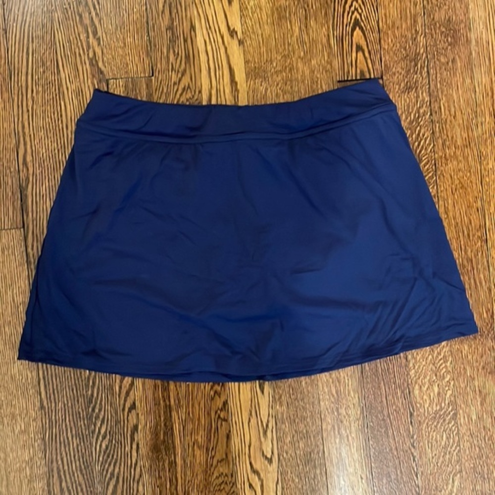 lands end navy blue skirt!